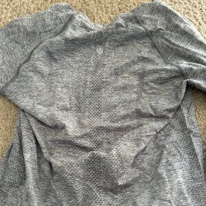 LULULEMON WORKOUT TOP